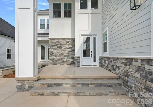 Photo 3 of Single family home for sale at 4477 Splash Trl, Sherrills Ford, NC 28673 | MLS# 4420546 | Listing updated on 2026-09-25