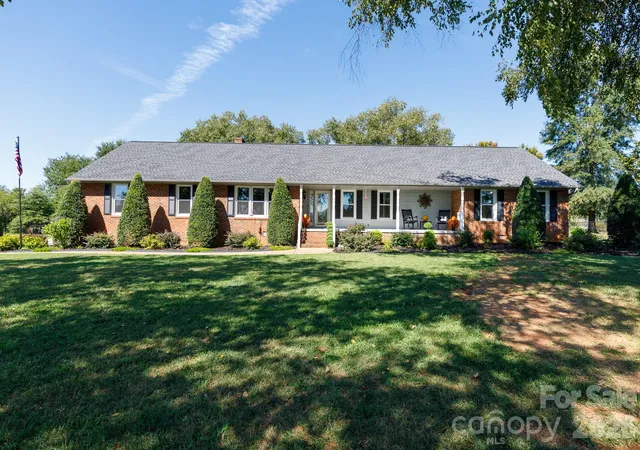 Photo 3 of Single family home for sale at 411 Cherokee National Hwy, Gaffney, SC 29341 | MLS# 4420560 | Listing updated on 2026-09-17