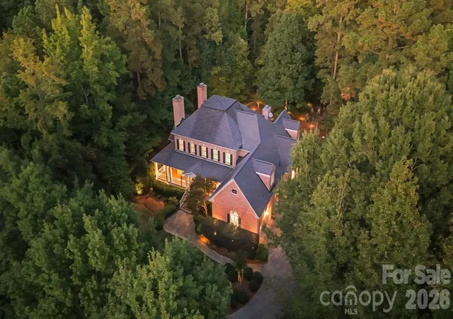 Photo 3 of Single family home for sale at 8500 Broxburn Ln, Waxhaw, NC 28173 | MLS# 4420575 | Listing updated on 2026-10-12