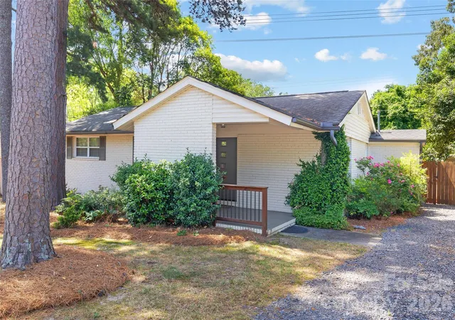 Photo 2 of Single family home for sale at 4828 Gilmore Dr, Charlotte, NC 28209 | MLS# 4420579 | Listing updated on 2026-09-28