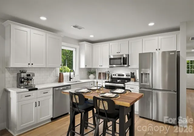 Photo 3 of Single family home for sale at 1013 37th Street Sw, Hickory, NC 28602 | MLS# 4420587 | Listing updated on 2026-09-21
