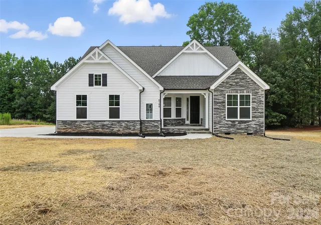 Photo 1 of Single family home for sale at 162 Clark Cvs Rd, Statesville, NC 28677 | MLS# 4420589 | Listing updated on 2026-10-07