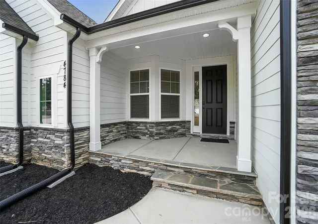 Photo 3 of Single family home for sale at 162 Clark Cvs Rd, Statesville, NC 28677 | MLS# 4420589 | Listing updated on 2026-10-07