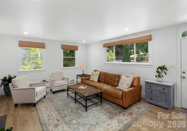 Photo 4 of Single family home for sale at 33 Maywood Rd, Asheville, NC 28804 | MLS# 4420601 | Listing updated on 2026-10-03