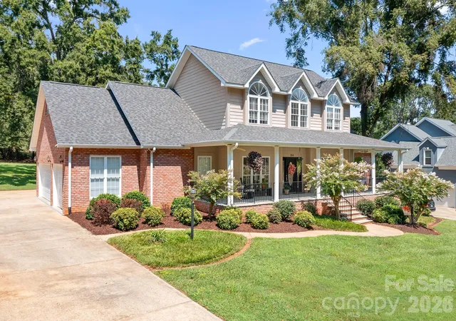 Photo 3 of Single family home for sale at 684 Millswood Dr, Mooresville, NC 28115 | MLS# 4420610 | Listing updated on 2026-09-08
