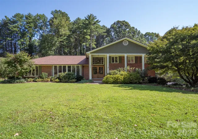 Photo 1 of Single family home for sale at 73 Redwood St, Brevard, NC 28712 | MLS# 4420611 | Listing updated on 2026-10-05
