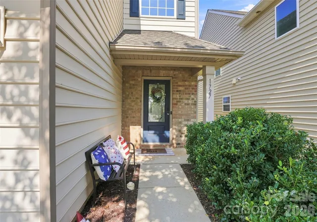 Photo 4 of Single family home for sale at 1727 Trentwood Dr, Fort Mill, SC 29715 | MLS# 4420632 | Listing updated on 2026-09-04