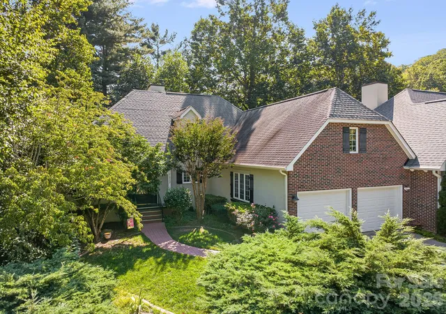 Photo 3 of Townhouse for sale at 212 Carriage Springs Way, Hendersonville, NC 28791 | MLS# 4420645 | Listing updated on 2026-09-28