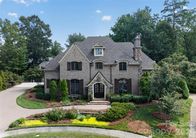 Photo 2 of Mansion for sale at 229 Wrenwood Ln, Charlotte, NC 28211 | MLS# 4420649 | Listing updated on 2026-10-24