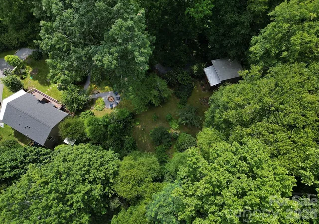 Photo 2 of Single family home for sale at 477 Locust Dr, Maggie Valley, NC 28751 | MLS# 4420658 | Listing updated on 2026-10-06