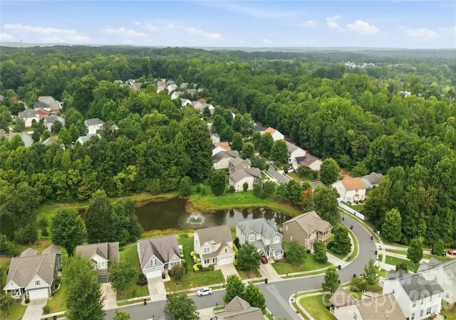 Photo 33 of Single family home for sale at 14902 Brotherly Ln, Charlotte, NC 28278 | MLS# 4420659 | Listing updated on 2026-09-05