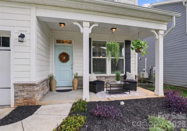 Photo 2 of Single family home for sale at 628 Heron View Dr, York, SC 29745 | MLS# 4420667 | Listing updated on 2026-09-23