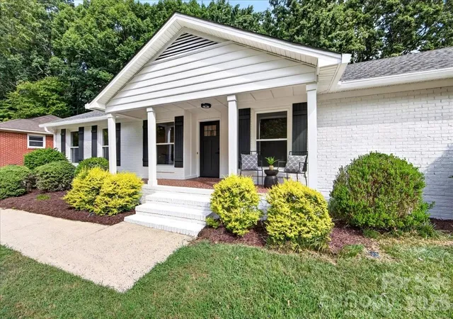 Photo 2 of Single family home for sale at 1236 Beechdale Dr, Charlotte, NC 28212 | MLS# 4420680 | Listing updated on 2026-10-01