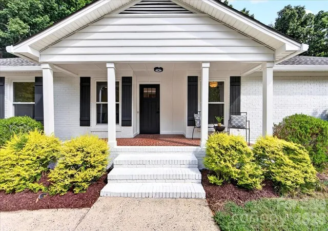 Photo 3 of Single family home for sale at 1236 Beechdale Dr, Charlotte, NC 28212 | MLS# 4420680 | Listing updated on 2026-10-01