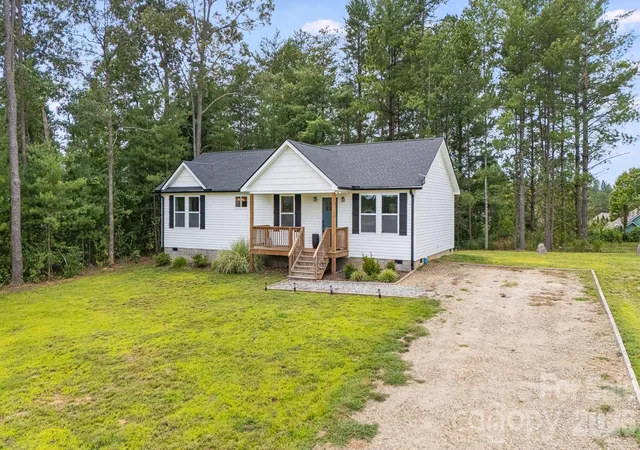 Photo 2 of Single family home for sale at 398 Point Hope Ln, Hendersonville, NC 28792 | MLS# 4420694 | Listing updated on 2026-09-23