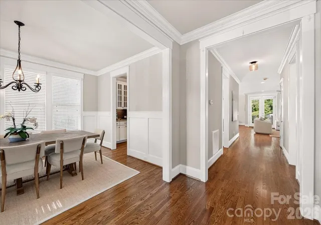 Photo 4 of Single family home for sale at 2133 Chatham Ave, Charlotte, NC 28205 | MLS# 4420718 | Listing updated on 2026-09-13