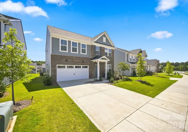 Photo 2 of Single family home for sale at 12028 Grinstead Ln, Charlotte, NC 28278 | MLS# 4420733 | Listing updated on 2026-10-08