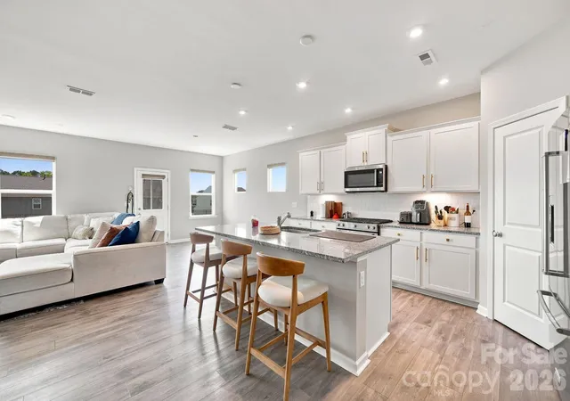 Photo 4 of Single family home for sale at 12028 Grinstead Ln, Charlotte, NC 28278 | MLS# 4420733 | Listing updated on 2026-10-20