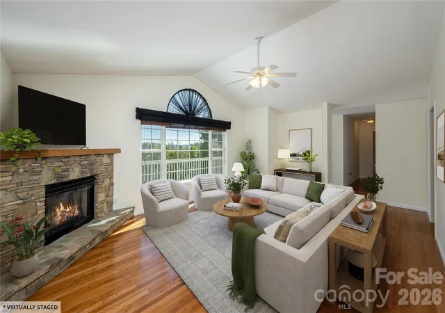 Photo 3 of Single family home for sale at 219 Greens View Dr, Horse Shoe, NC 28742 | MLS# 4420753 | Listing updated on 2026-10-03