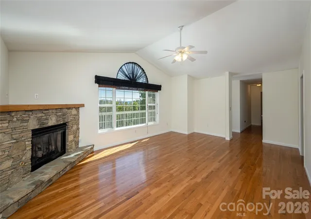 Photo 4 of Single family home for sale at 219 Greens View Dr, Horse Shoe, NC 28742 | MLS# 4420753 | Listing updated on 2026-10-03