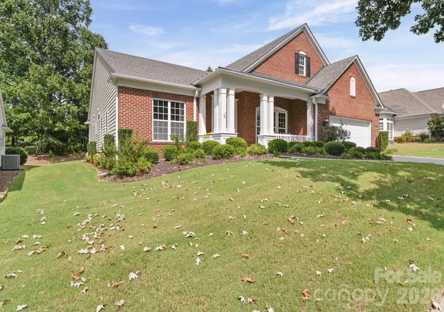 Photo 3 of Single family home for sale at 51252 Daffodil Ct, Fort Mill, SC 29707 | MLS# 4420762 | Listing updated on 2026-09-26