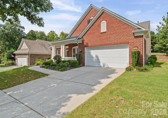 Photo 3 of Single family home for sale at 51252 Daffodil Ct, Fort Mill, SC 29707 | MLS# 4420762 | Listing updated on 2026-09-26