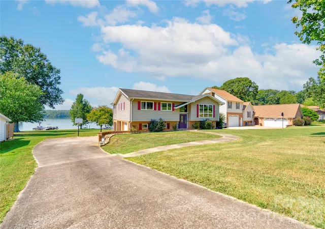 Photo 2 of Single family home for sale at 152 N Shore Dr, Cherryville, NC 28021 | MLS# 4420770 | Listing updated on 2026-09-23