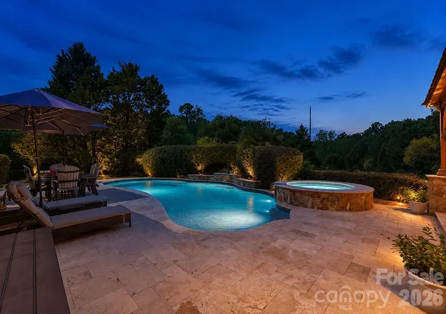 Photo 3 of Sale Pending at 14720 Bridle Tr Ln, Pineville, NC 28134 | MLS# 4420772 | Listing updated on 2026-09-20
