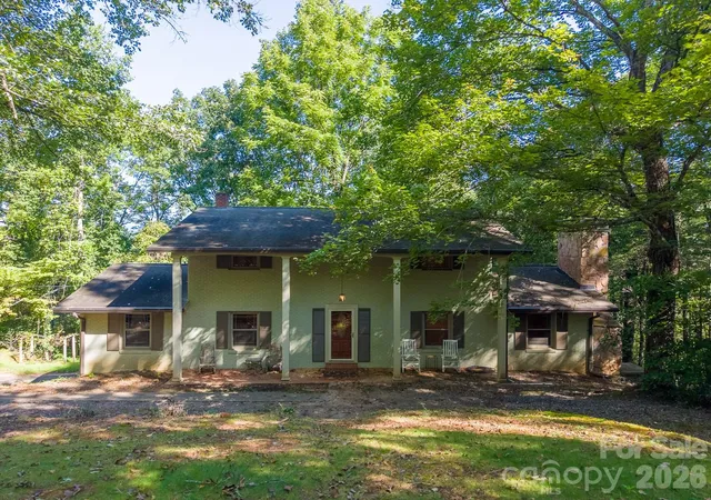 Photo 1 of Single family home for sale at 304 Canterbury Rd, Cullowhee, NC 28723 | MLS# 4420776 | Listing updated on 2026-09-18