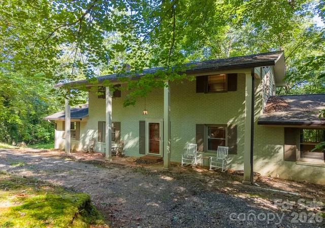 Photo 2 of Single family home for sale at 304 Canterbury Rd, Cullowhee, NC 28723 | MLS# 4420776 | Listing updated on 2026-09-18