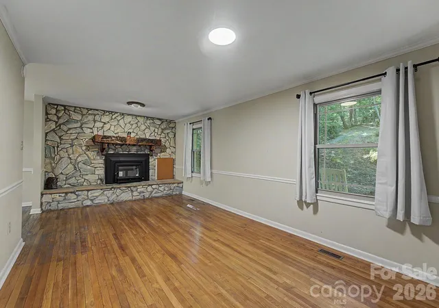 Photo 4 of Single family home for sale at 304 Canterbury Rd, Cullowhee, NC 28723 | MLS# 4420776 | Listing updated on 2026-09-18