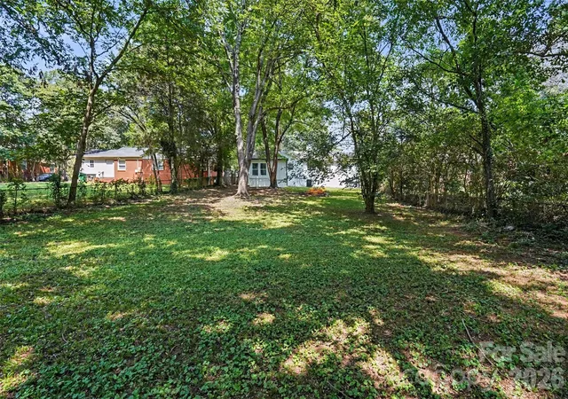 Photo 27 of Single family home for sale at 2728 Arnold Dr, Charlotte, NC 28205 | MLS# 4420796 | Listing updated on 2026-10-05