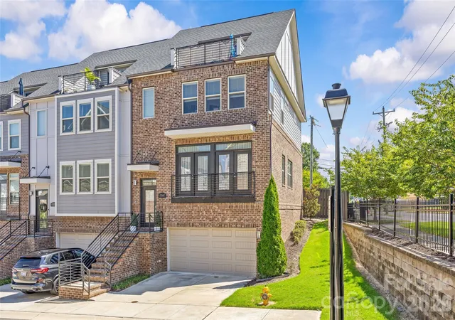 Photo 1 of Townhouse for sale at 17141 Soho Dr, Charlotte, NC 28204 | MLS# 4420799 | Listing updated on 2026-10-03
