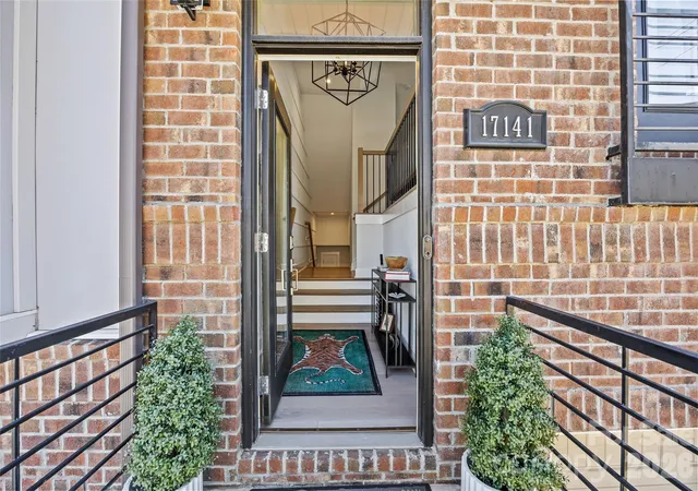 Photo 4 of Townhouse for sale at 17141 Soho Dr, Charlotte, NC 28204 | MLS# 4420799 | Listing updated on 2026-10-03