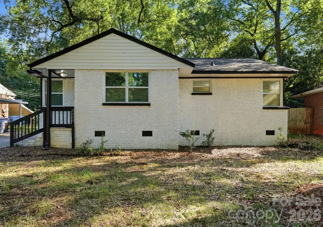 Photo 1 of Single family home for sale at 3300 Bonaire Dr, Charlotte, NC 28208 | MLS# 4420802 | Listing updated on 2026-09-12