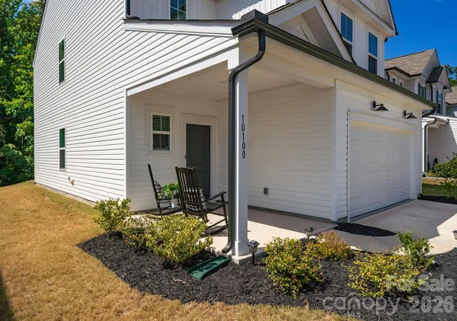 Photo 3 of Single family home for sale at 10100 Travis Floyd Ln, Charlotte, NC 28214 | MLS# 4420818 | Listing updated on 2026-09-26