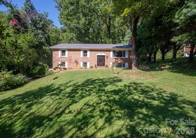 Photo 1 of Single family home for sale at 65 Beechwood Rd, Asheville, NC 28805 | MLS# 4420830 | Listing updated on 2026-10-04