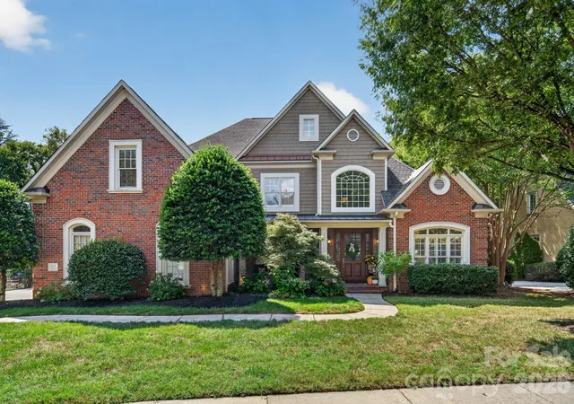 Photo 1 of Single family home for sale at 7550 Stonecroft Park Dr, Charlotte, NC 28226 | MLS# 4420852 | Listing updated on 2026-09-23