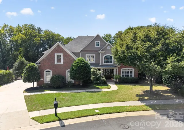 Photo 2 of Single family home for sale at 7550 Stonecroft Park Dr, Charlotte, NC 28226 | MLS# 4420852 | Listing updated on 2026-09-23
