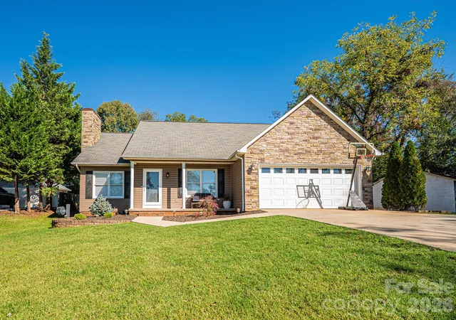Photo 2 of Single family home for sale at 2 Hunters Crk Ln, Granite Falls, NC 28630 | MLS# 4420856 | Listing updated on 2026-10-20