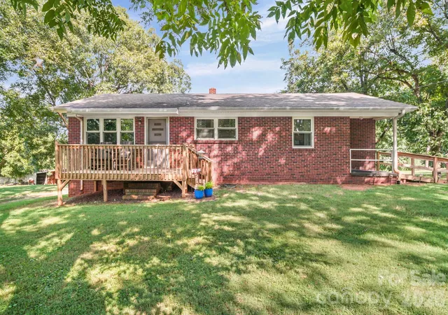 Photo 3 of Sale Pending at 120 Kirkwood Dr, Concord, NC 28025 | MLS# 4420881 | Listing updated on 2026-09-09