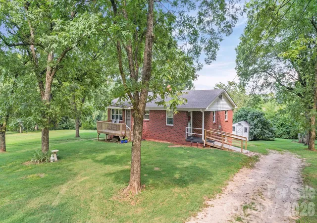 Photo 4 of Sale Pending at 120 Kirkwood Dr, Concord, NC 28025 | MLS# 4420881 | Listing updated on 2026-09-09