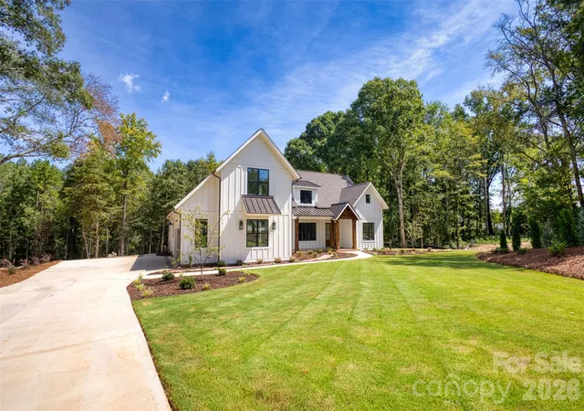 Photo 3 of Single family home for sale at 1103 Oakmont Dr, Rock Hill, SC 29732 | MLS# 4420882 | Listing updated on 2026-09-15