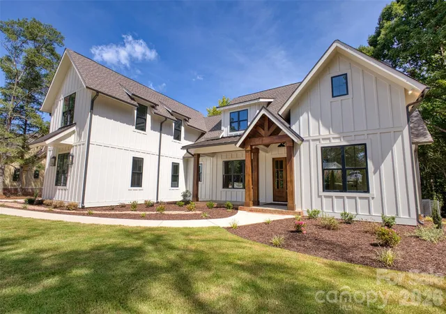 Photo 4 of Single family home for sale at 1103 Oakmont Dr, Rock Hill, SC 29732 | MLS# 4420882 | Listing updated on 2026-09-15
