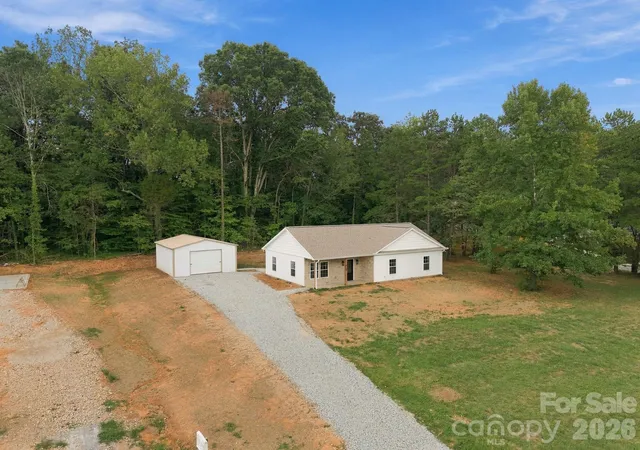 Photo 2 of Single family home for sale at 420 Old Wood Ln, Salisbury, NC 28144 | MLS# 4420891 | Listing updated on 2026-09-25