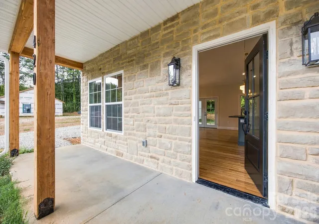 Photo 3 of Single family home for sale at 420 Old Wood Ln, Salisbury, NC 28144 | MLS# 4420891 | Listing updated on 2026-09-25