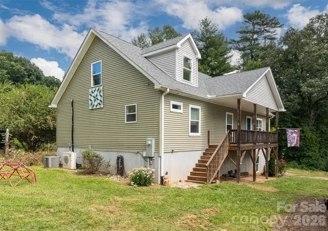 Photo 3 of Single family home for sale at 518 Onteora Blvd, Asheville, NC 28803 | MLS# 4420899 | Listing updated on 2026-09-22