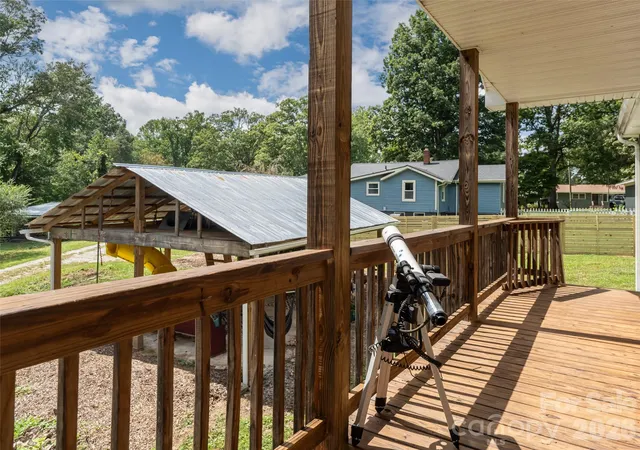 Photo 4 of Single family home for sale at 518 Onteora Blvd, Asheville, NC 28803 | MLS# 4420899 | Listing updated on 2026-09-22