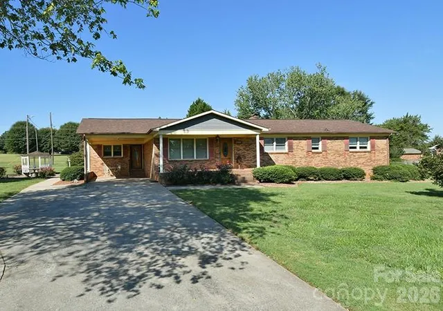 Photo 1 of Single family home for sale at 2525 Teague St, Lincolnton, NC 28092 | MLS# 4420903 | Listing updated on 2026-09-21