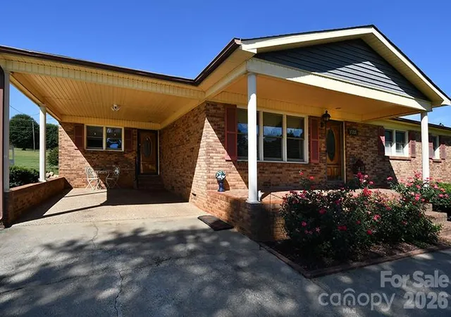 Photo 3 of Single family home for sale at 2525 Teague St, Lincolnton, NC 28092 | MLS# 4420903 | Listing updated on 2026-09-21